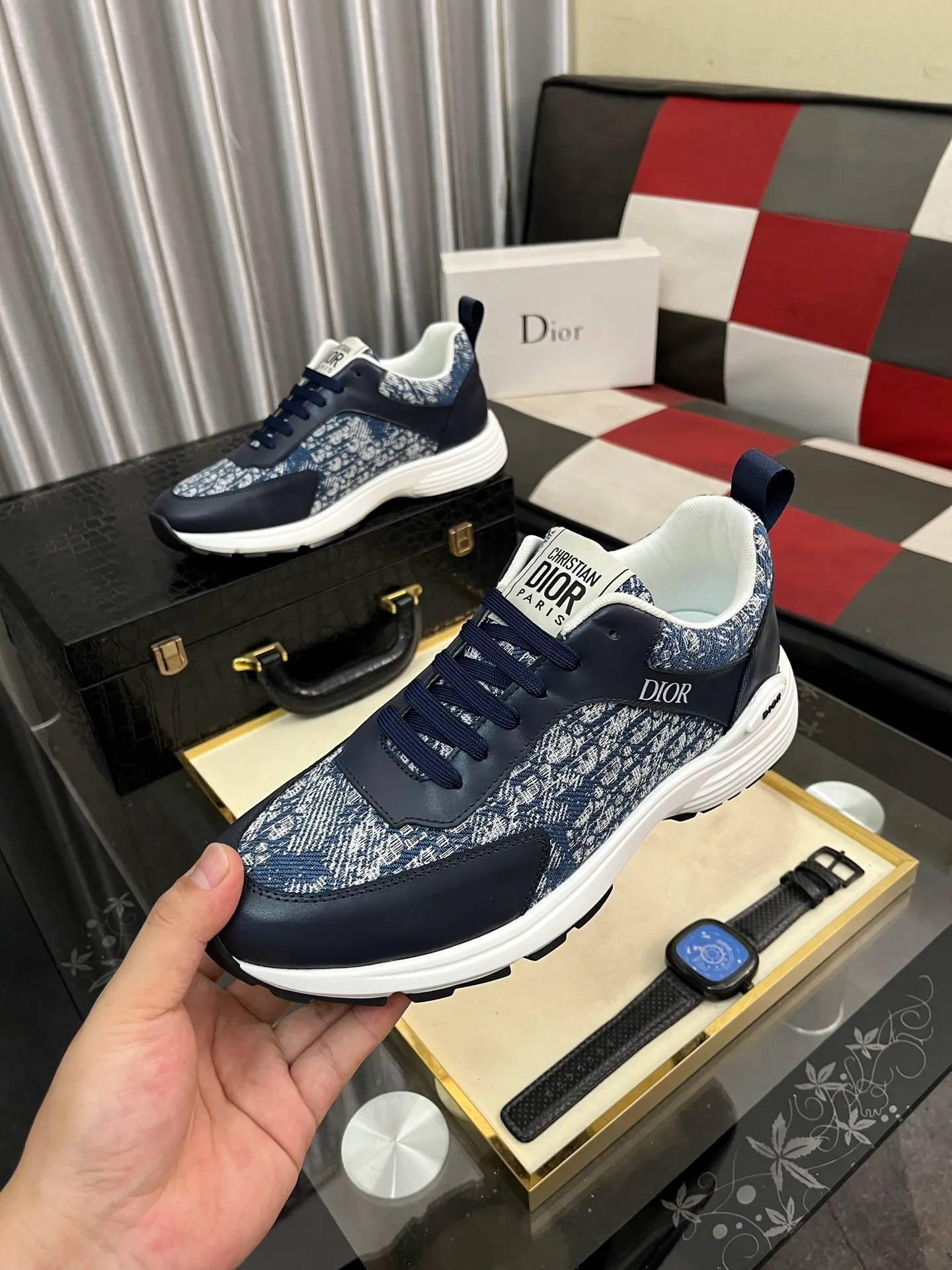 Men's shoes 💰440⌚️⌚️[Dior] The toe box is designed to be a bit wider. The upper foot comfort is perfect. The thread is beautiful. It fits the pants perfectly and is versatile. Decorated with various classic details. It is an ideal choice for daily styling. It can be matched with various casual items to create exquisite looks. Fabric: First-layer cowhide/lining sheepskin TPU original outsole Size: 38-443️⃣Colors available